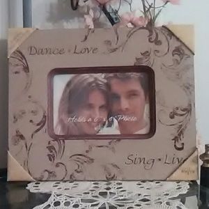 LOVE. PHOTO FRAME